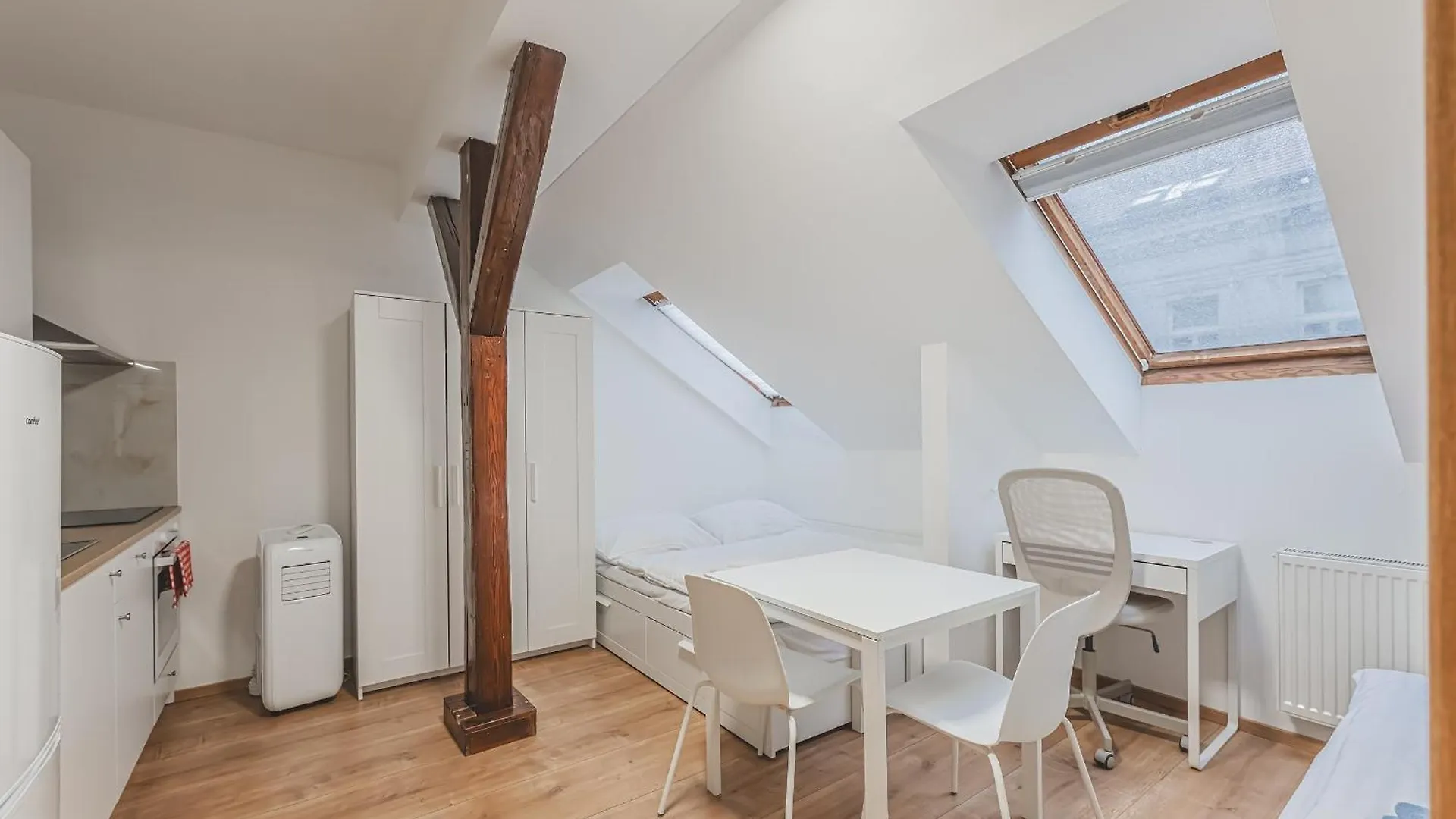 Appartamento Flat Near Prague Castle Stylish & Prime Location 3