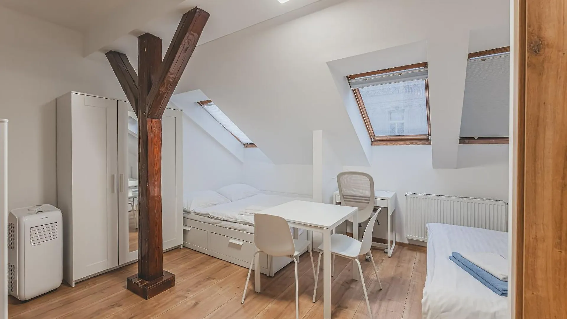 Flat Near Prague Castle Stylish & Prime Location 3 elérhetőségei